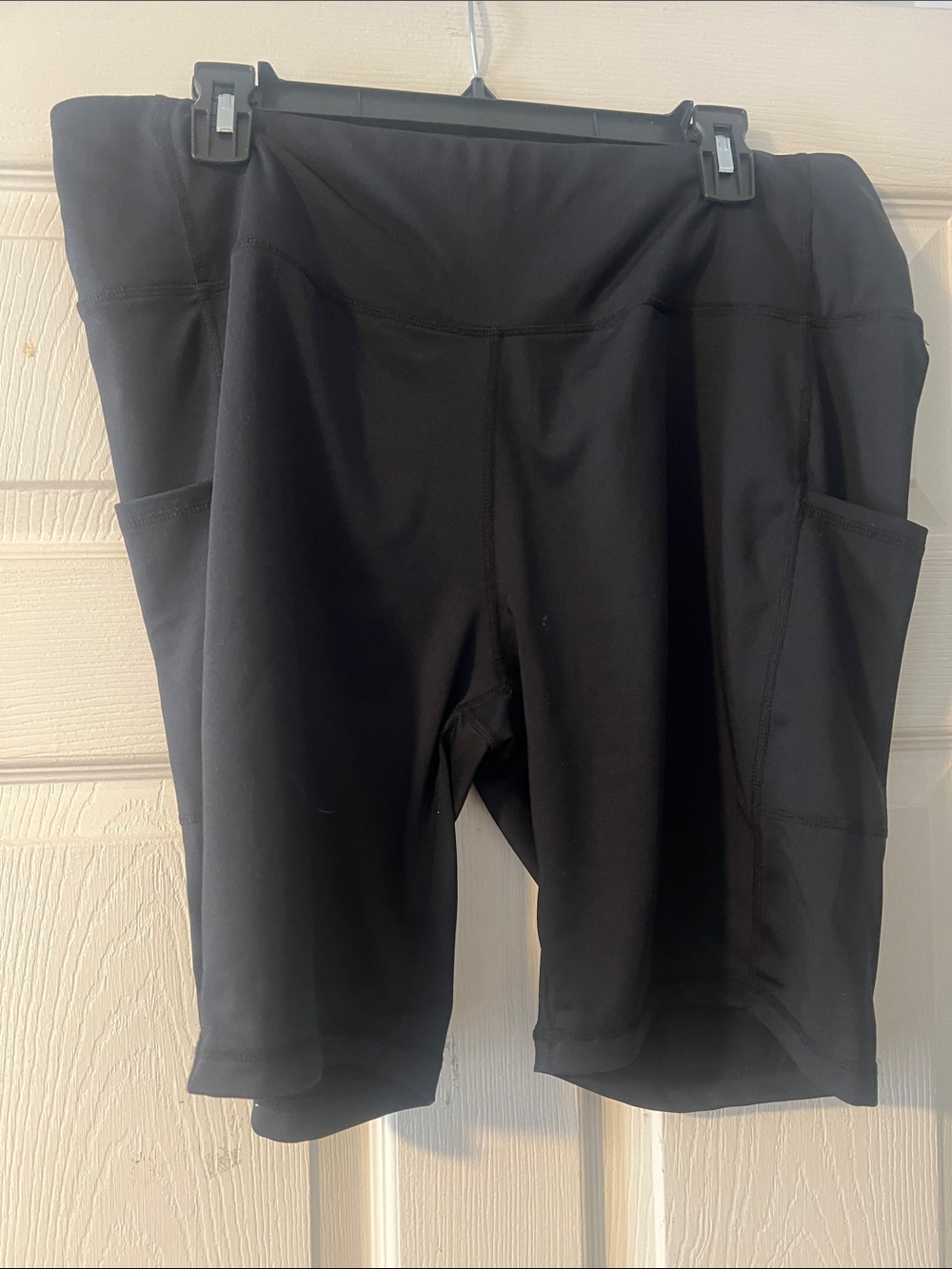 Black High-Waist Women’s Active Shorts with Side Pockets